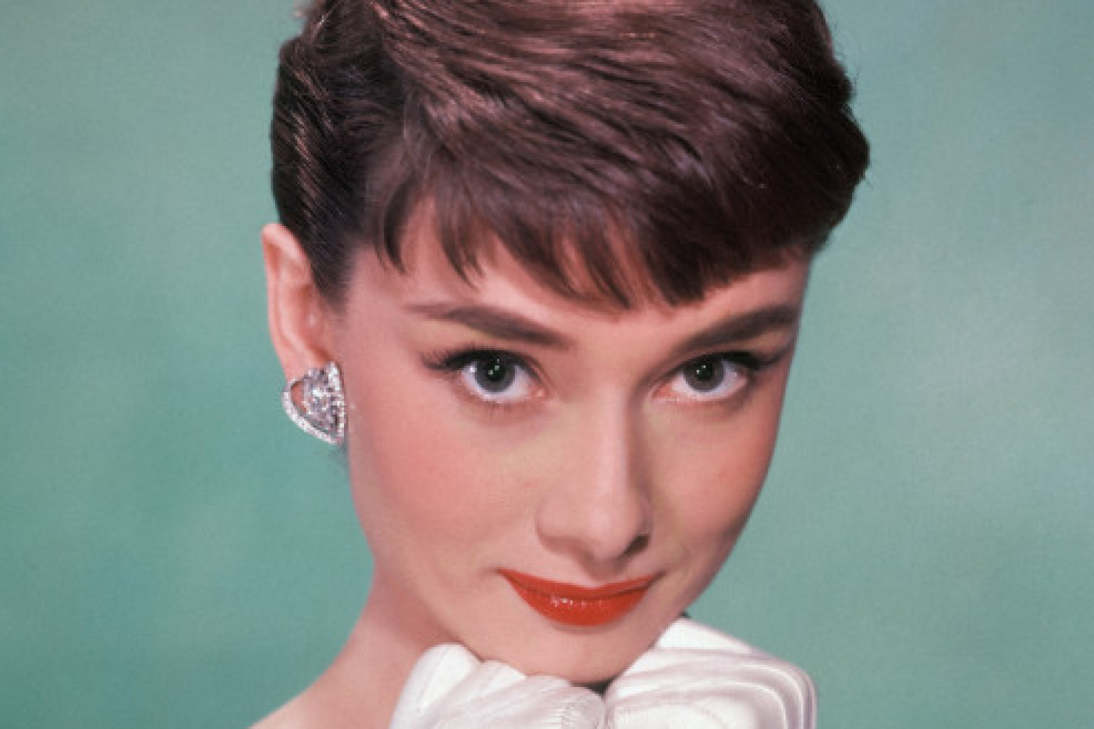 AUDREY HEPBURN Arena Pile Top 10 Hollywood Actresses Who Have Most Beautiful Eyes