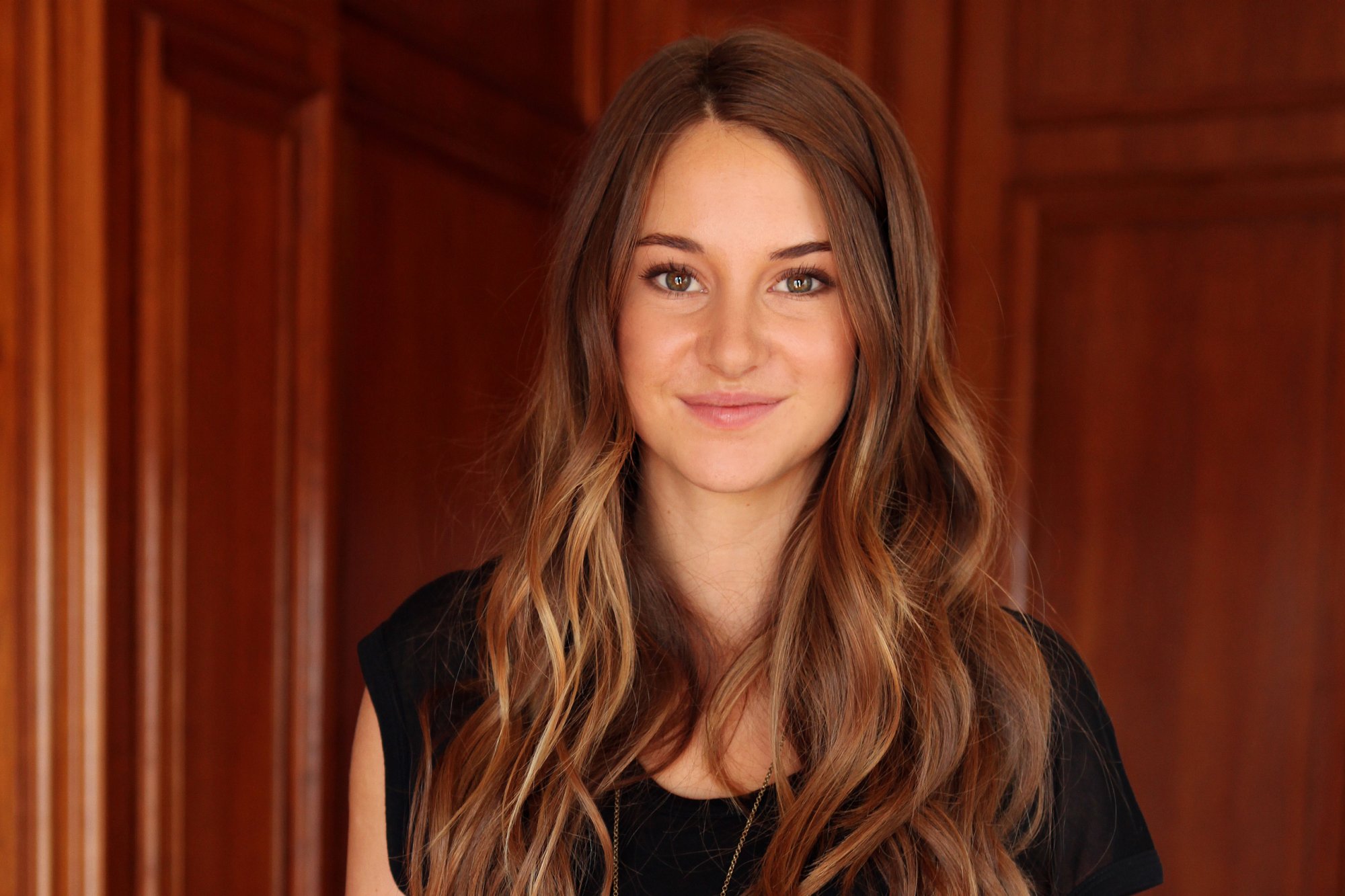 Shailene Woodley Arena Pile Top 10 Most Beautiful Hollywood Actresses