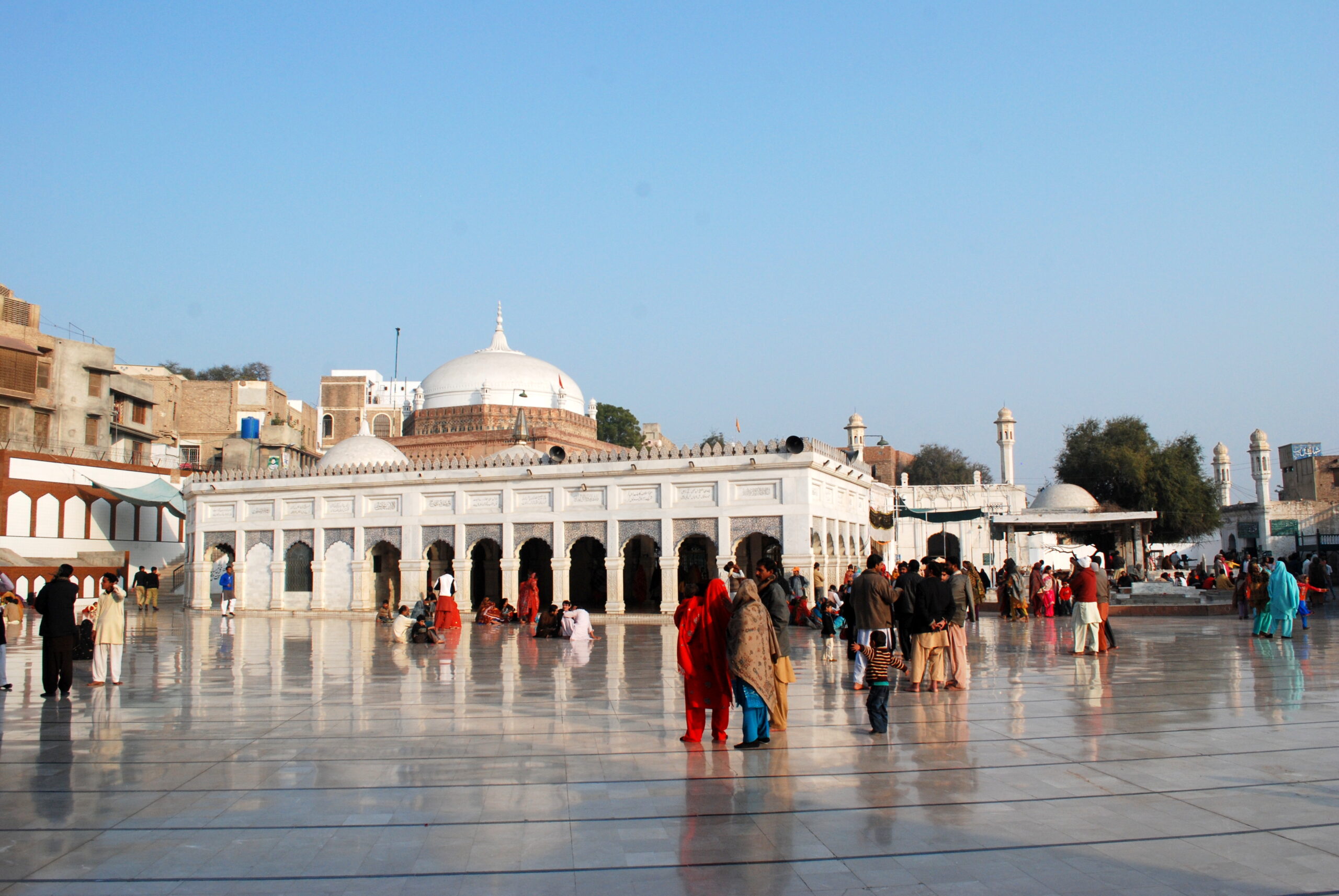 Shrine of Ghulam Farid Shakar Ganj Arena Pile Top 5 Most Famous Sufi Shrines In Pakistan