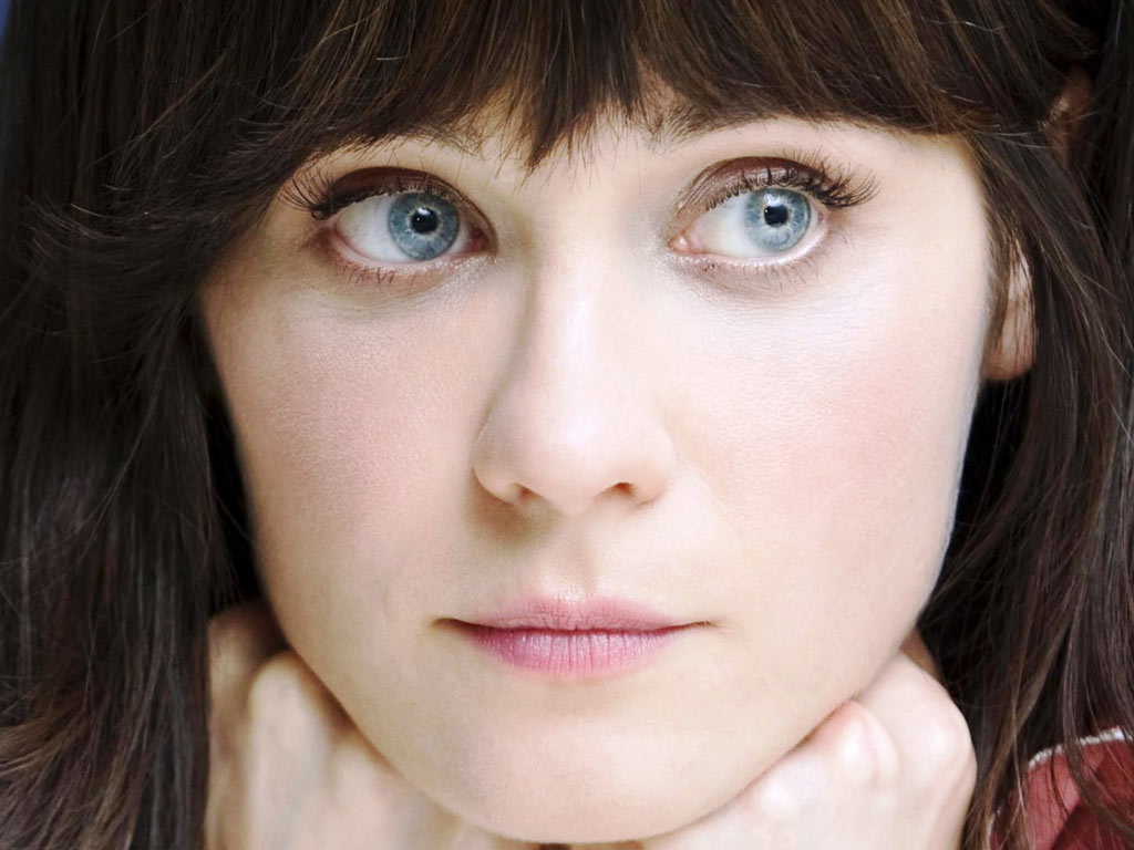 ZOOEY DESCHANEL Arena Pile Top 10 Hollywood Actresses Who Have Most Beautiful Eyes