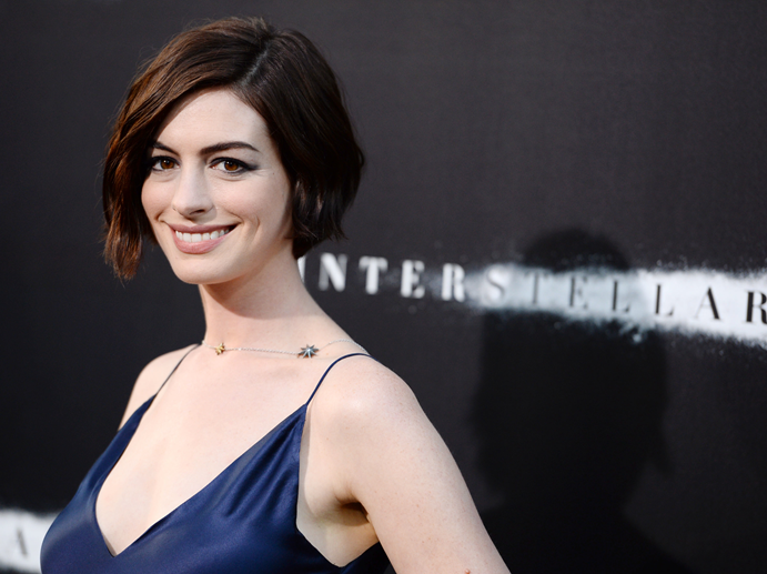 Anne Hathaway Arena Pile Top 10 Highest Grossing Actresses Of All Time