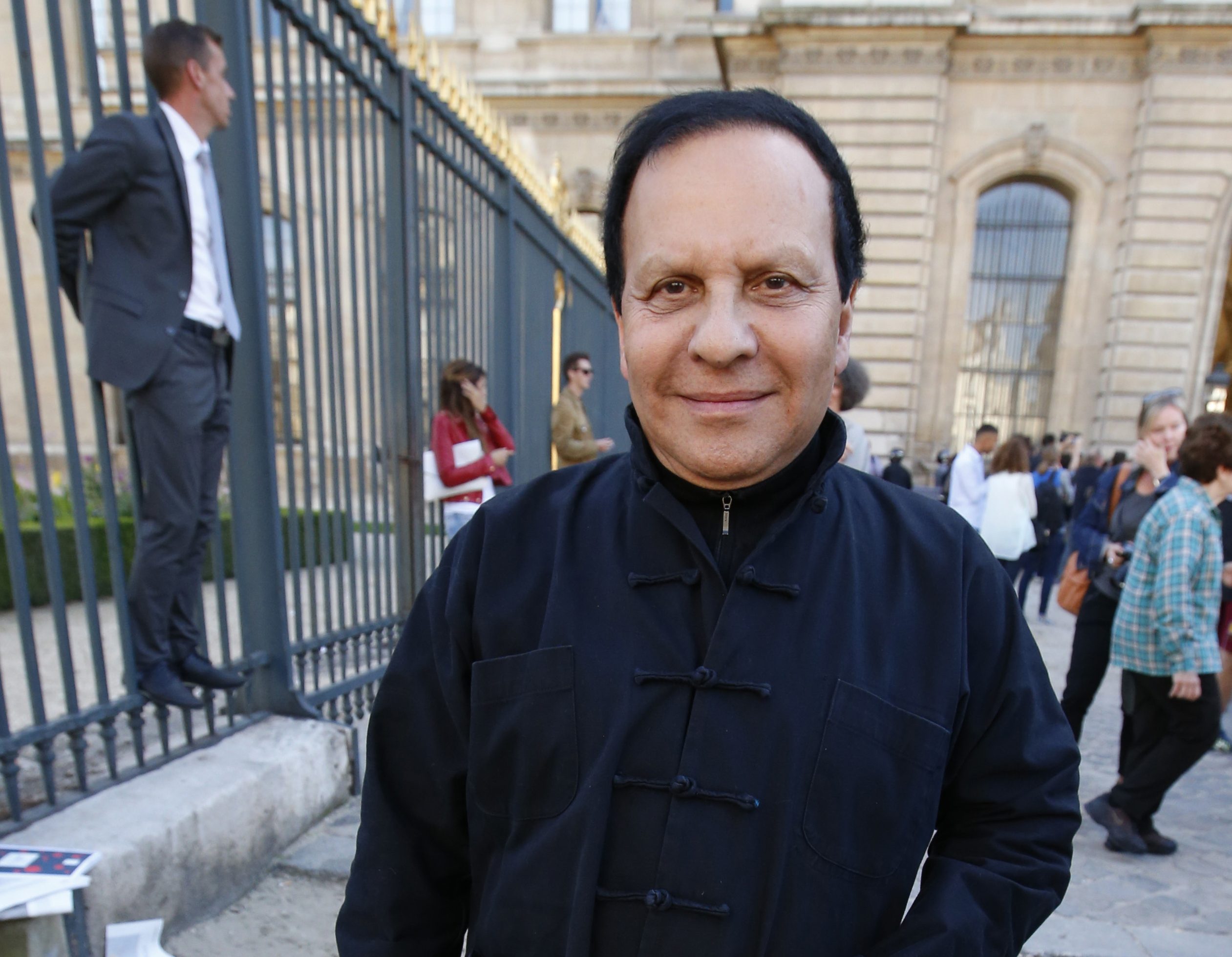 Azzedine Alaia e1511323370188 Arena Pile Top 10 Fashion Icons of All Time In The World