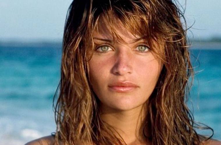 Helena Christensen Arena Pile Top 10 Famous People Born On Christmas Day