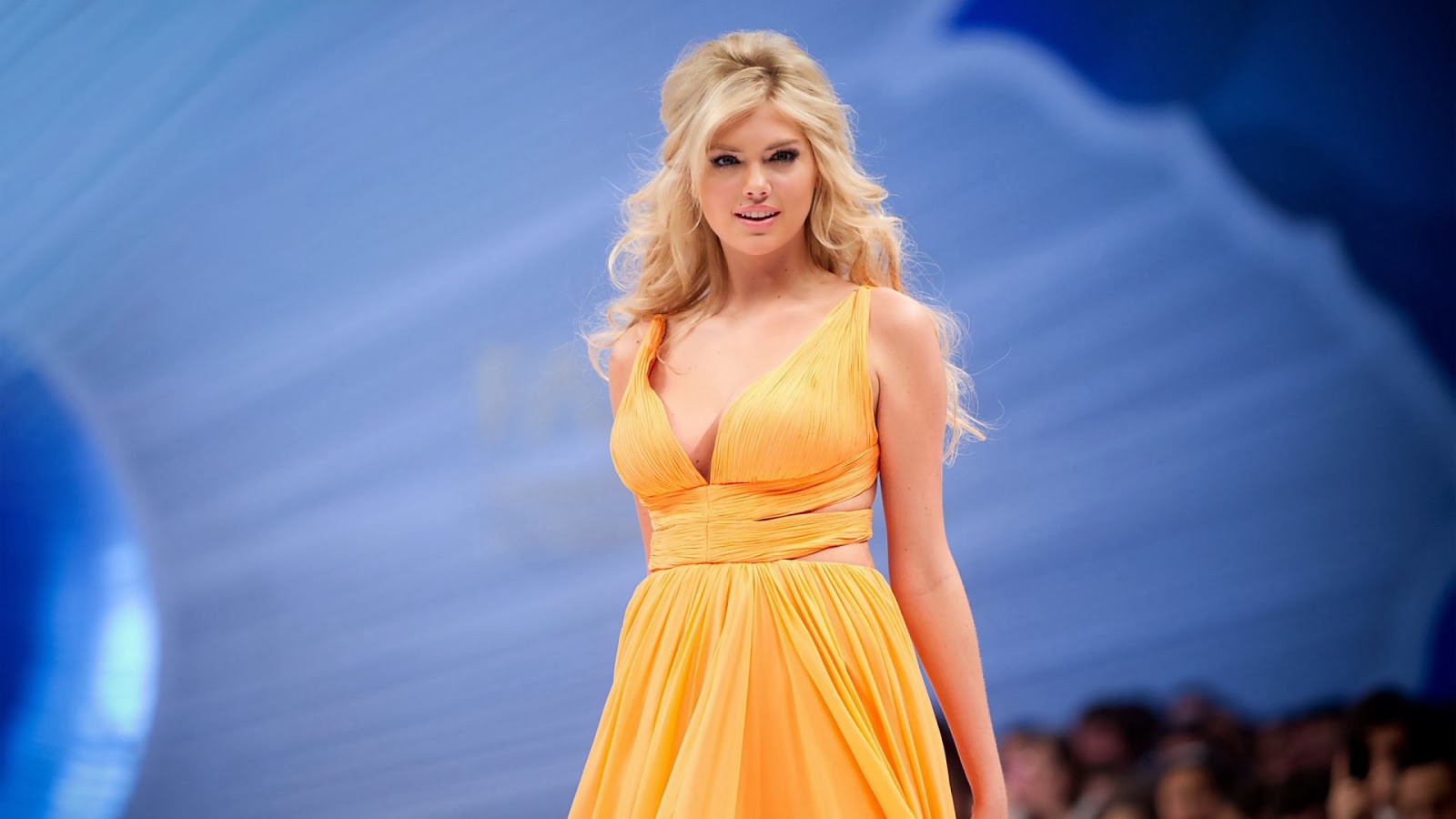 Kate Upton 1 1 Arena Pile Top 10 Hottest Curvy Actresses in Hollywood