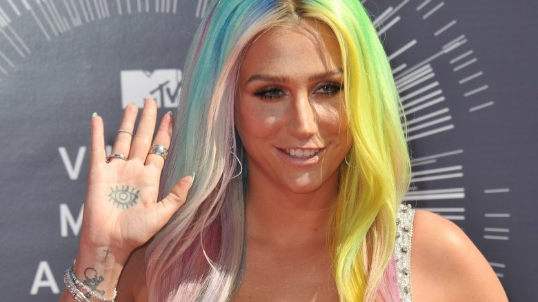 Kesha Arena Pile Top 10 Female Celebrities with the Most Overrated Looks