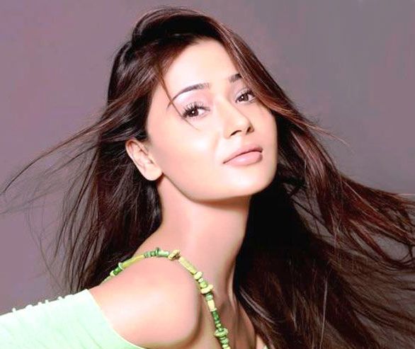 Sara Khan Arena Pile Top 10 Most Beautiful Female Debutants of Bollywood