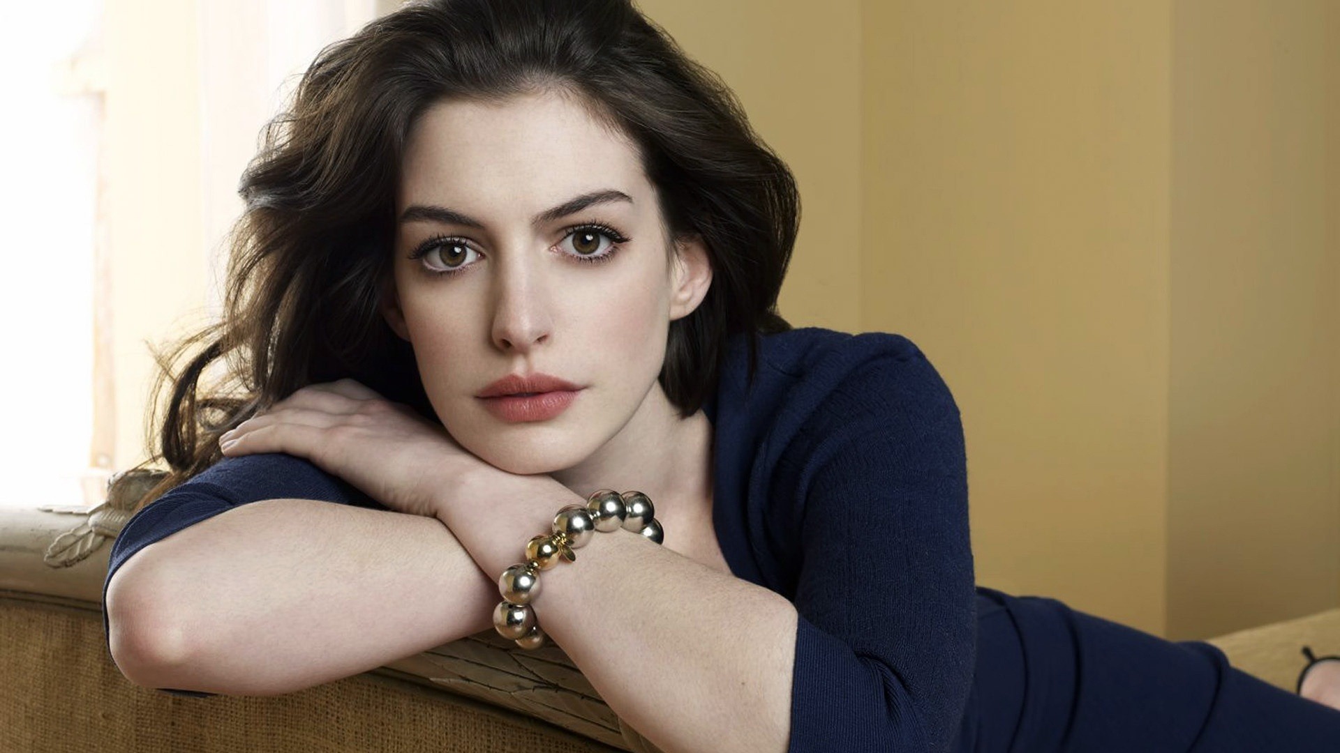 Anne Hathaway Arena Pile Top 10 Hollywood Actresses With Beautiful Big Eyes