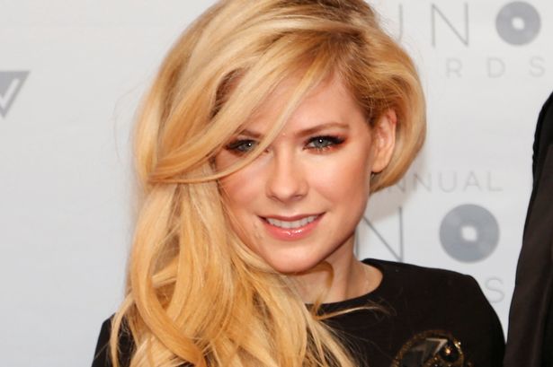 Avril Lavigne 1 Arena Pile Top 10 Sexiest Women in Pop Music In The World