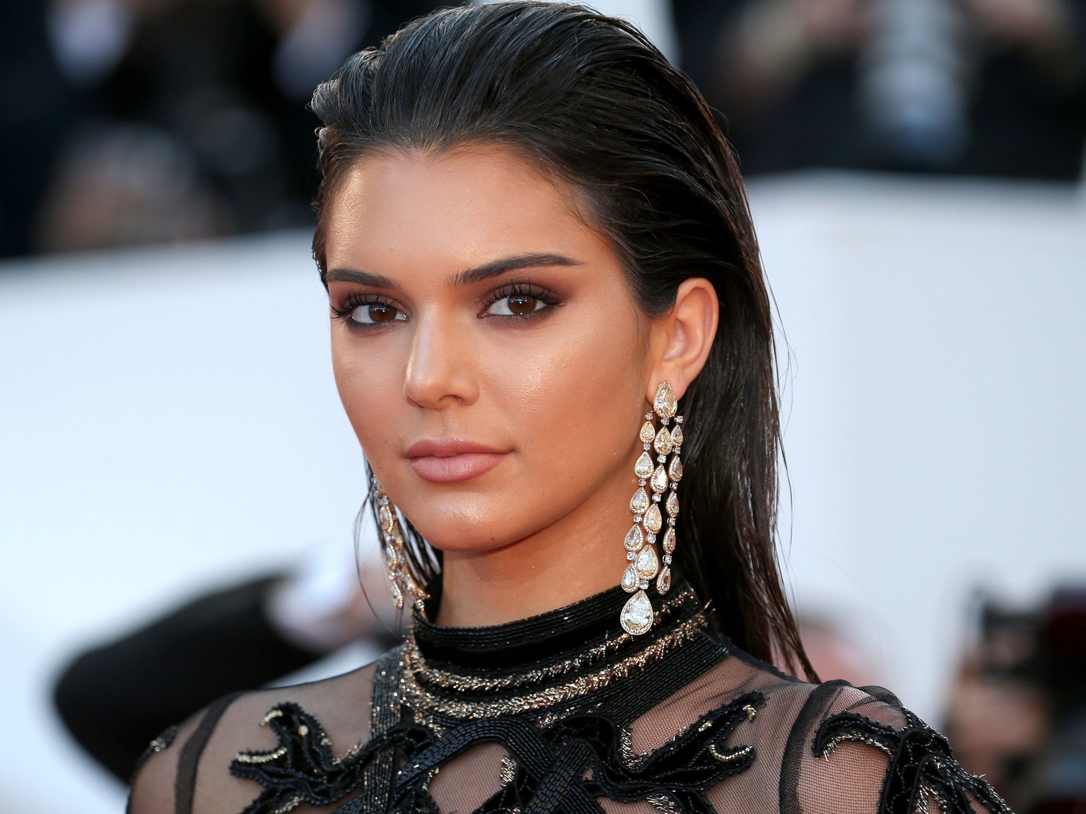 Kendall Jenner Arena Pile Top 10 Hottest Girls in The World
