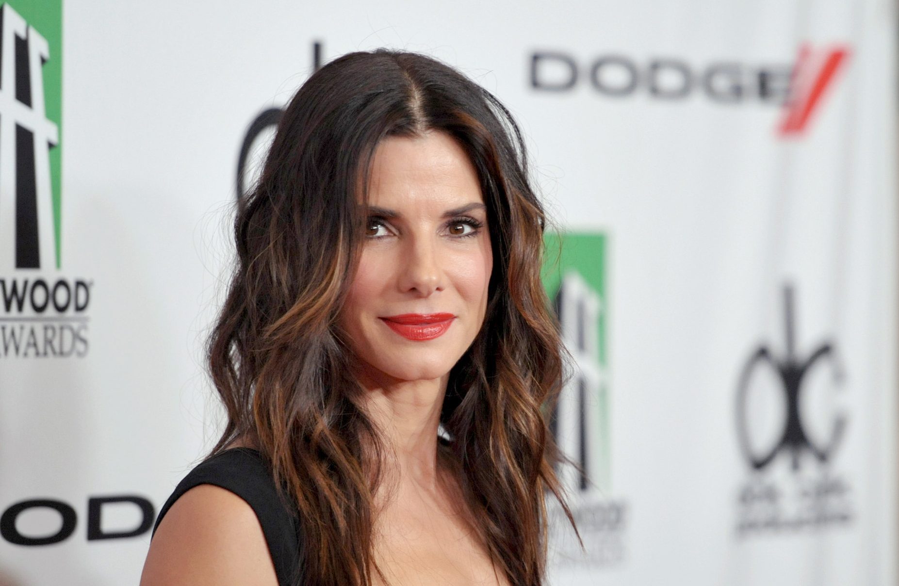 Sandra Bullock e1515393837766 Arena Pile Top 10 Sexiest Hollywood Actresses In The World