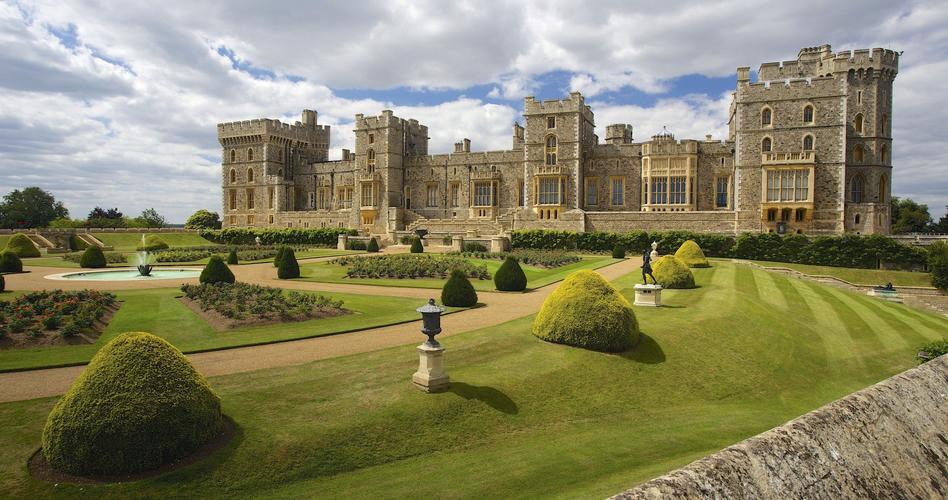 Windsor Castle Arena Pile Top 10 Greatest Fortresses and Castles In The World