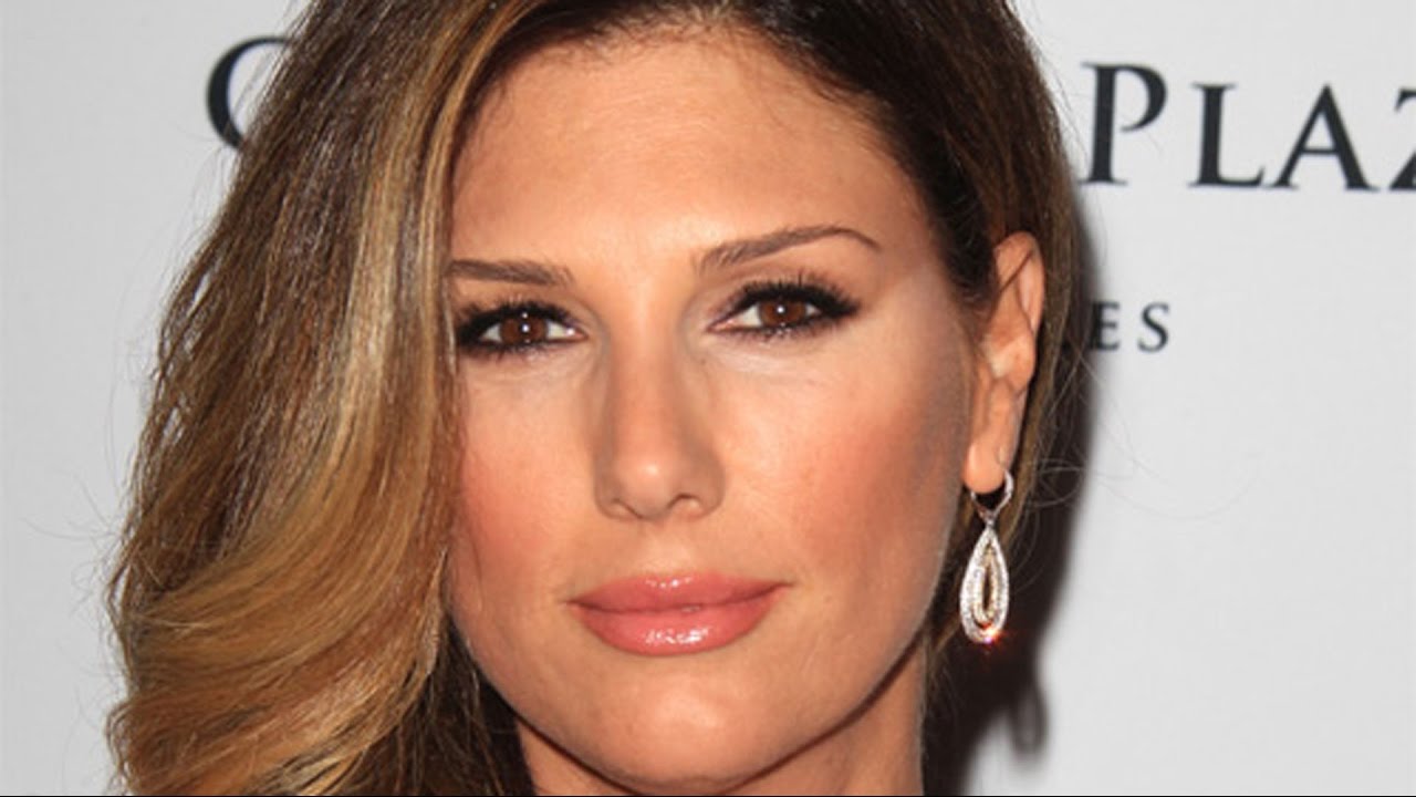 Daisy Fuentes 1 Arena Pile Top 10 Most Beautiful Cuban Actresses In The World