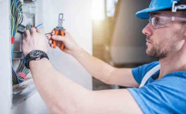 Advantages Of Hiring An Electrician