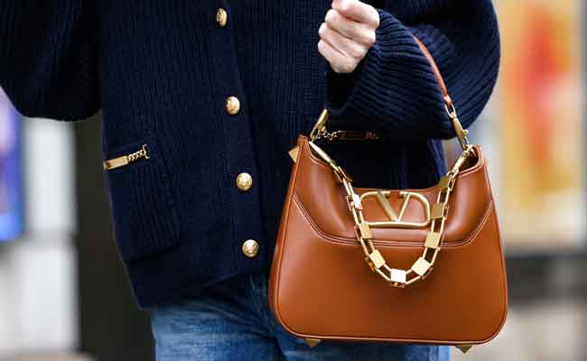 Women Luxury Handbags - What Models To Wear In 2022