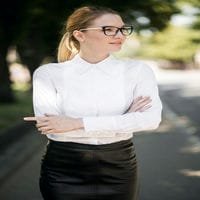What is Business Casual for Women? Dressing for Modern Workplace business-attire-Blouses-and-Shirts-for-women
