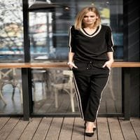 What is Business Casual for Women? Dressing for Modern Workplace business-attire-Slacks-or-Trousers-for-women